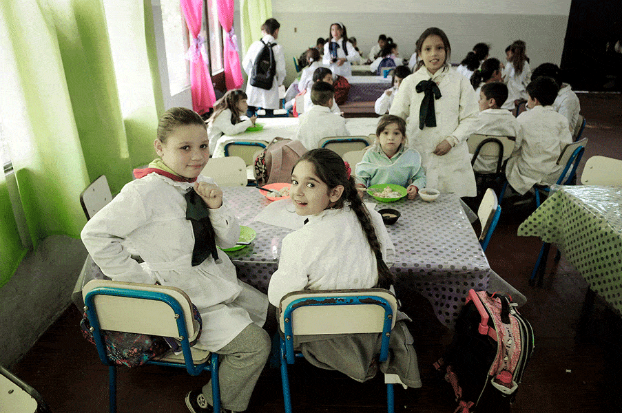 Faltan auxiliares en las escuelas si en verdad se quieren reabrir los comedores, dijo Fernando Pereira