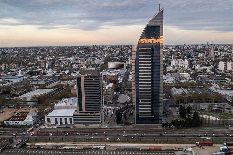 Gobierno quiere aprobar una nueva Ley de Medios para que los cables de los canales 4, 10 y 12 puedan desplazar a Antel en venta de internet