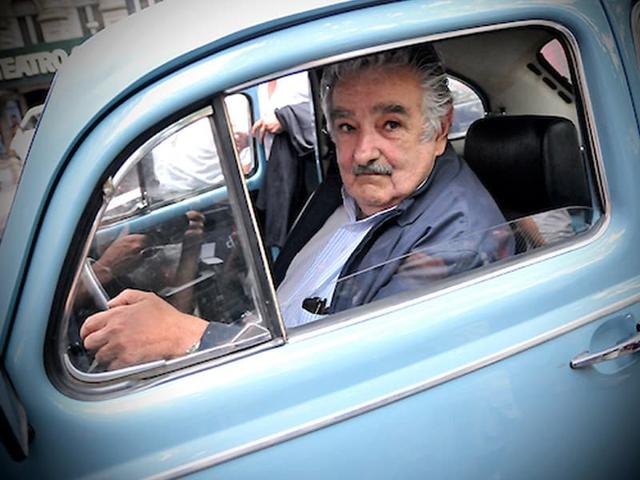 Recorrieron el país machacando que bajarían los combustibles pero hoy los suben reiteradamente, cuestionó Mujica