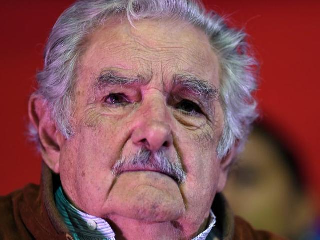 "Están trabajando para generar una grieta" como en Argentina, dijo Mujica tras la "presión" del gobierno que dejó sin fideicomiso a Canelones