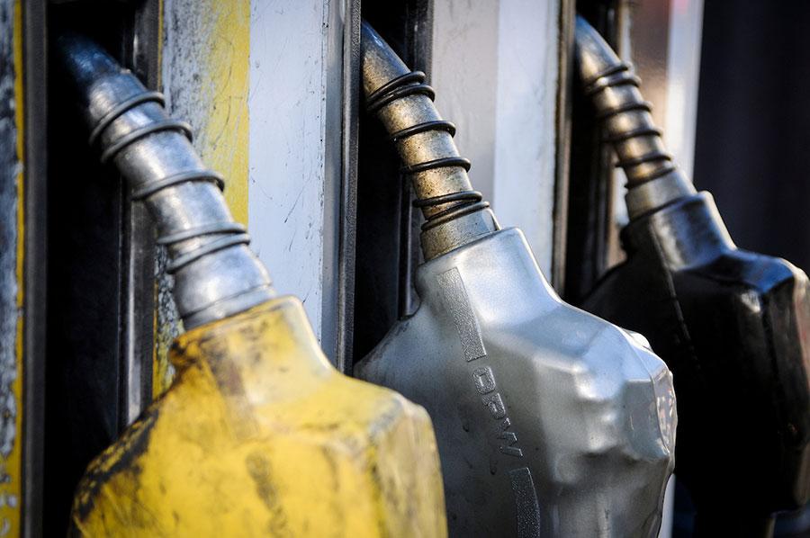 Sube la nafta, baja el gasoil y se mantiene el supergás