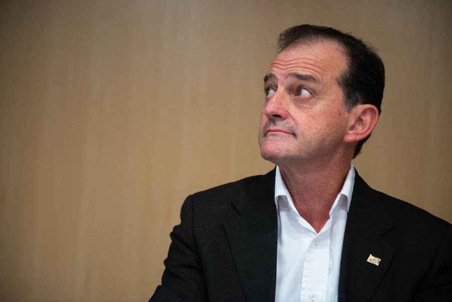 Guido Manini Ríos durante el acto de Cabildo Abierto en el Hotel Ibis. Foto: Santiago Mazzarovich / adhocFOTOS.