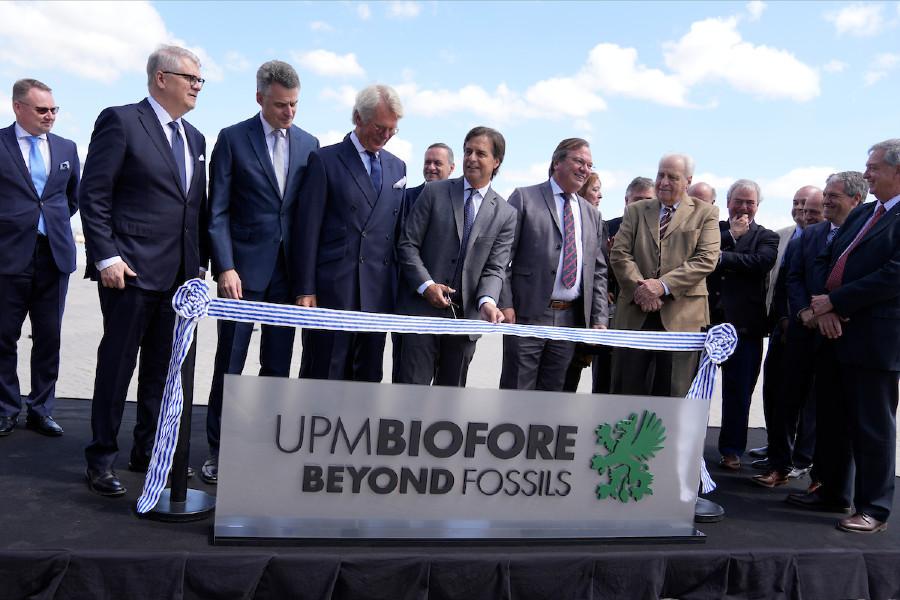 Luis Lacalle Pou y Victor Rossi durante la iInauguración de la terminal de UPM en el puerto de Montevideo. Foto: Daniel Rodriguez /adhocFOTOS