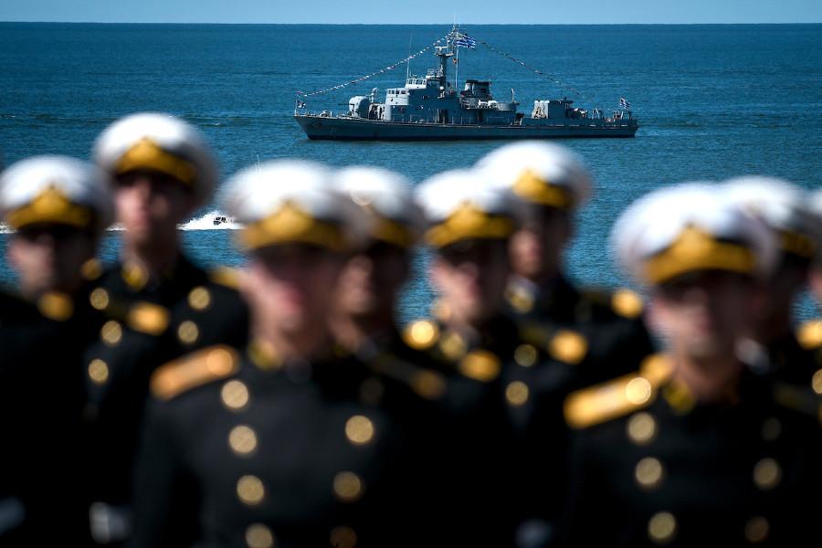 Ceremonia del 204° aniversario de la Armada Nacional en la Plaza de la Armada en Montevideo. Foto: Javier Calvelo / adhocFOTOS