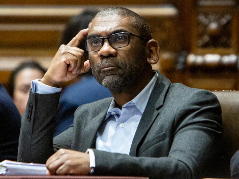 Edgardo Ortuño durante el llamado a sala al Ministro de Ambiente por el proyecto Neptuno en sala de Diputados del Palacio Legislativo. Foto: Mauricio Zina/ adhocFOTOS