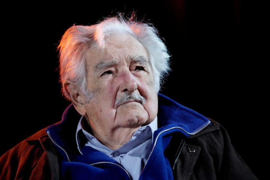 José Mujica anunció que tiene un tumor en el esófago: dijo que continuará militando y envió un mensaje a los jóvenes