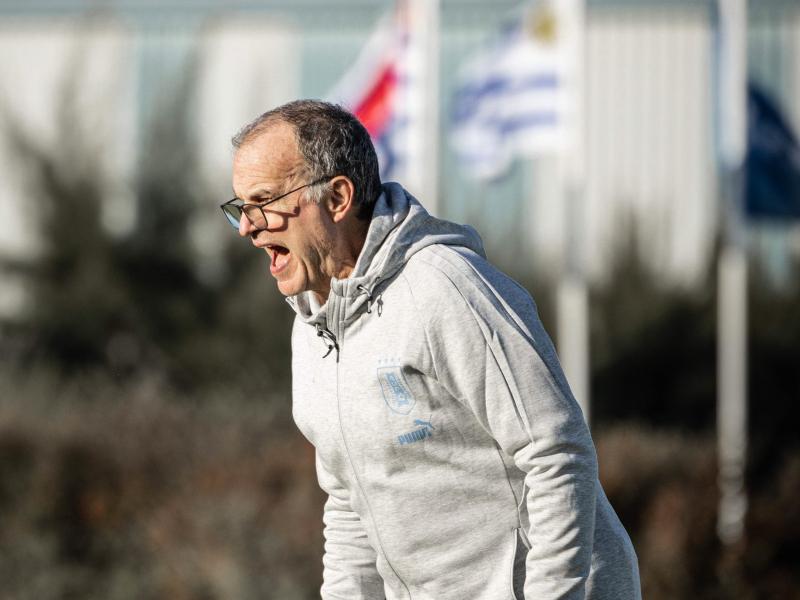 Marcelo Bielsa. Foto: Twitter oficial de la Selección Uruguaya de Fútbol.