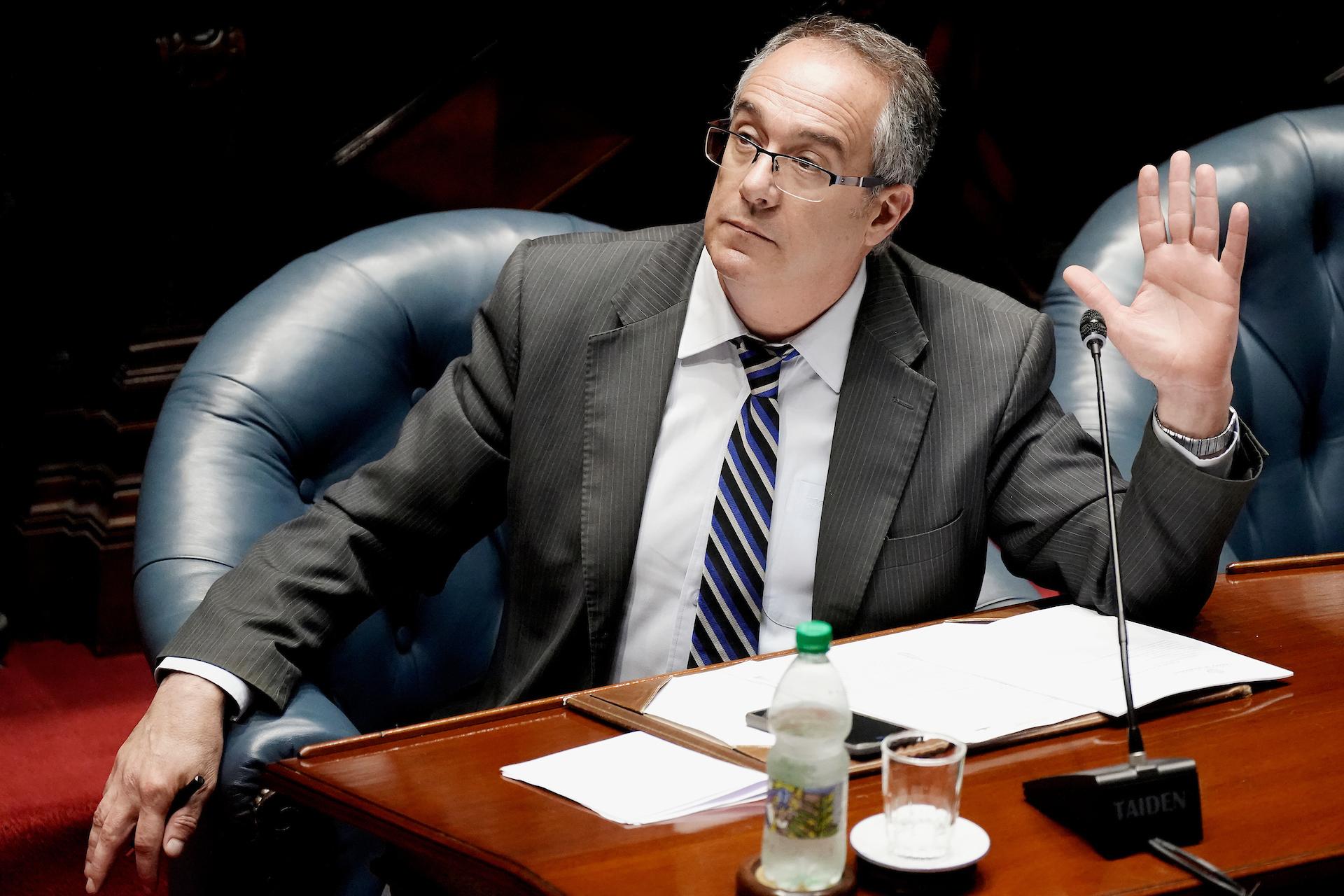 Delgado se burla de ley con spot de cinco minutos y Lacalle se mete en campaña para ayudar a su partido y coalición, acusó Mahía