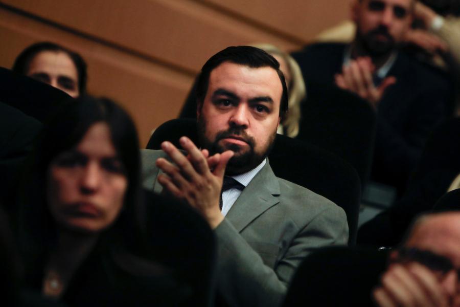 Andres Capretti durante el acto de lanzamiento del movimiento político Sumar en el auditorio de la Torre de Antel en Montevideo. Foto: Mauricio Zina / adhocFOTOS