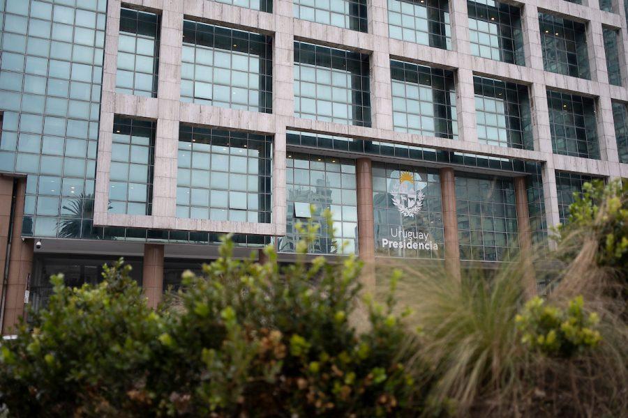 Funcionario de prensa oficial del presidente pidió a Astesiano información de albañiles por un trabajo particular: hay chats
