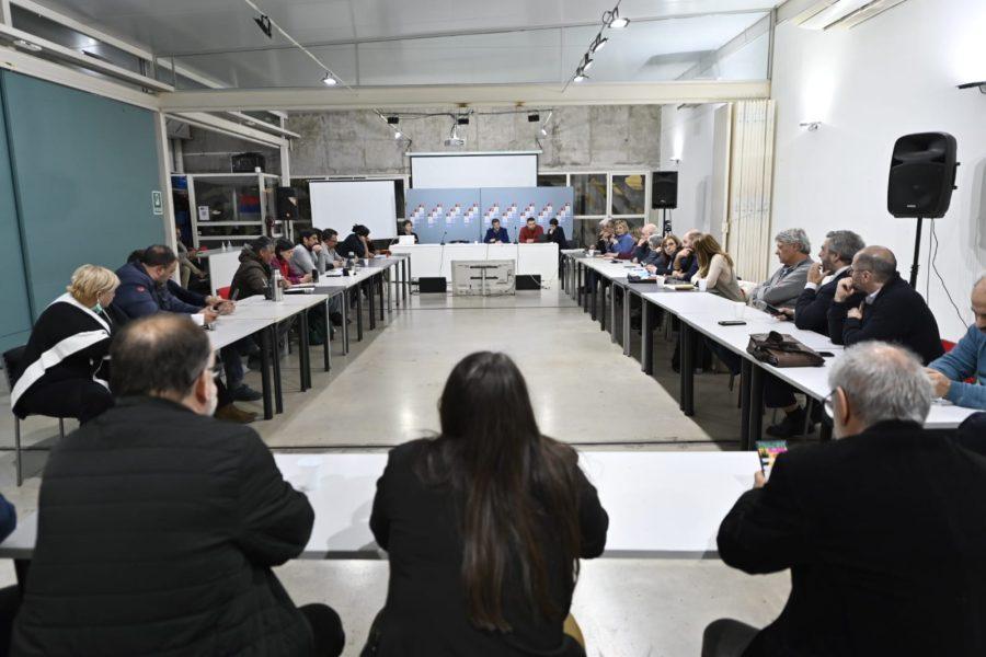 FA pide a Lacalle Pou que regrese de Estados Unidos para "recomponer la fortaleza institucional"