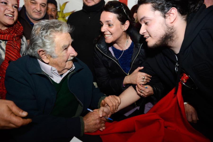 José Mujica durante un acto del Movimiento de Participación Popular (MPP) en el Club Libertad de Piedras Blancas. Foto: Santiago Mazzarovich / adhocFOTOS.