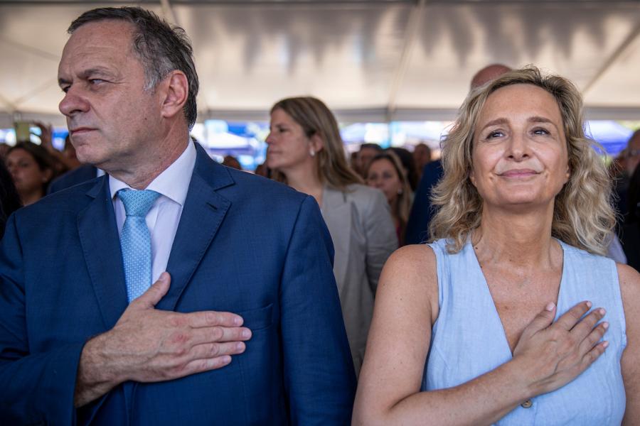 Alvaro Delgado y Laura Raffo durante la inauguración del Centro de Referencia de Políticas Sociales “Aparicio Saravia”, del Ministerio de Desarrollo Social en el barrio Casavalle en Montevideo. Foto: Mauricio Zina / adhocFOTOS