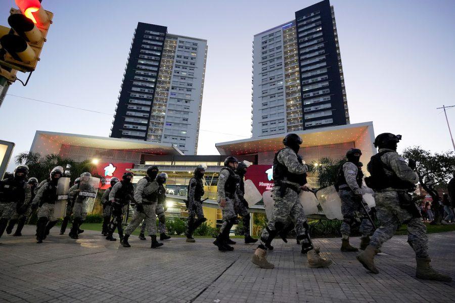 Nuevocentro: la pelea entre adolescentes afuera del Shopping que obligó la intervención de la Policía