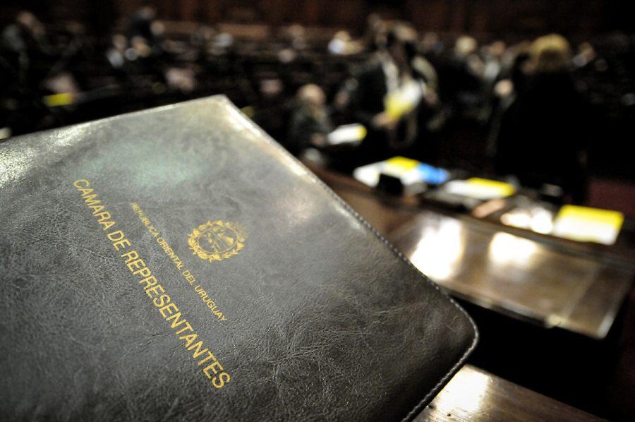 Ley de Medios: Diputados oficialistas cuestionan articulo sobre libertad de prensa y hay un pedido del Lacalle Pou contra la regulación mediática