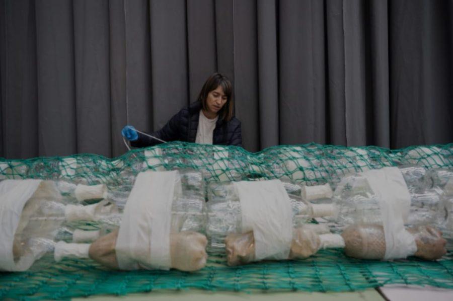 Barreras flotantes instaladas en distintas cuencas de Montevideo permiten recolectar entre 700 y 1.000 kilos de basura cada 15 días