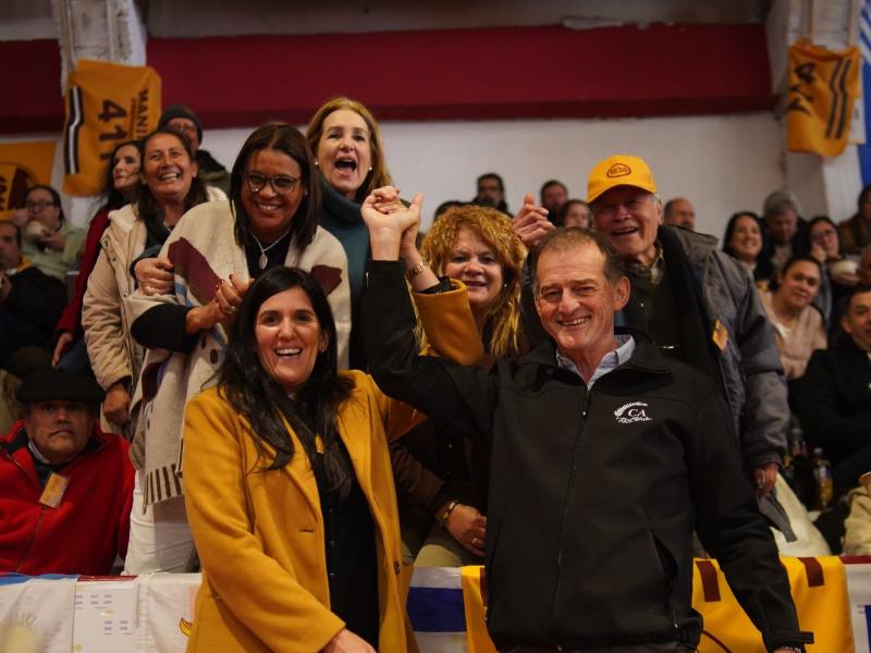 Lorena Quintana y Guido Manini Ríos. Foto: Twitter cuenta Manini Presidente.