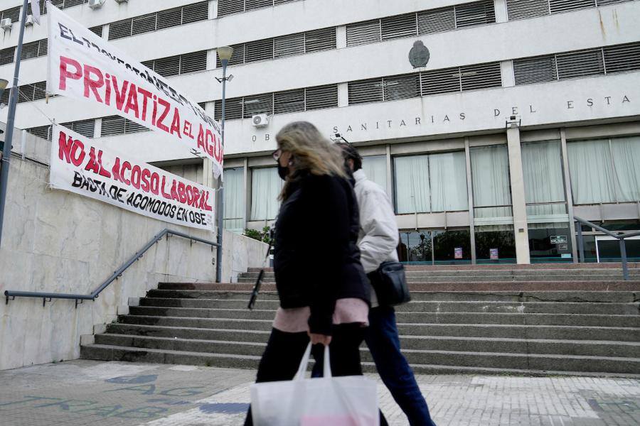 Sede de OSE en Montevideo. Foto: Javier Calvelo/ adhocFOTOS