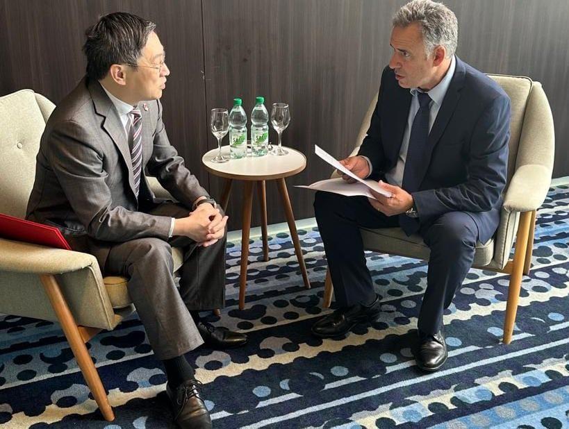 Orsi se reunió con el embajador de China