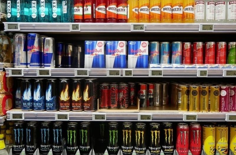 De sobrecargas: el impacto de las bebidas “energizantes” en las adolescencias