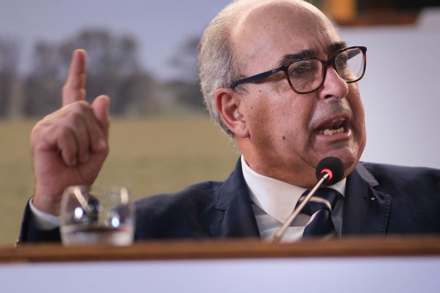 Alfredo Fratti, durante la asunción de las autoridades en el Ministerio de Ganadería, Agricultura y Pesca, en la sede de la cartera, en Montevideo. Foto: Pablo Vignali / adhocFOTOS
