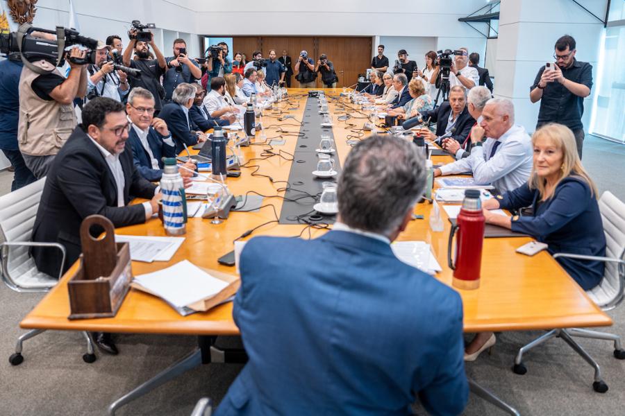Primer Consejo de Ministros del gobierno del Frente Amplio en Torre Ejecutiva en Montevideo. Foto: Mauricio Zina / adhocFOTOS