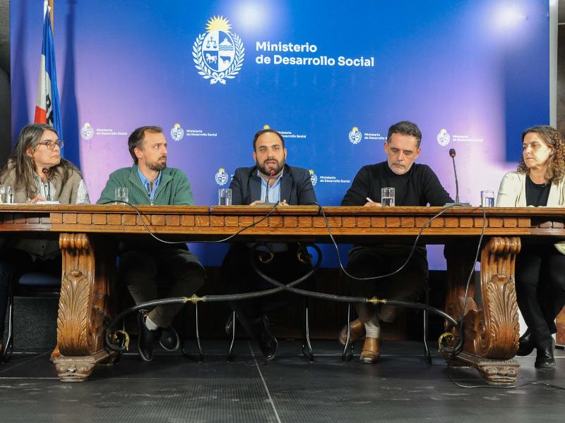Conferencia de prensa en el MIDES por nuevo Plan Invierno 2025. Foto: Presidencia de Uruguay.