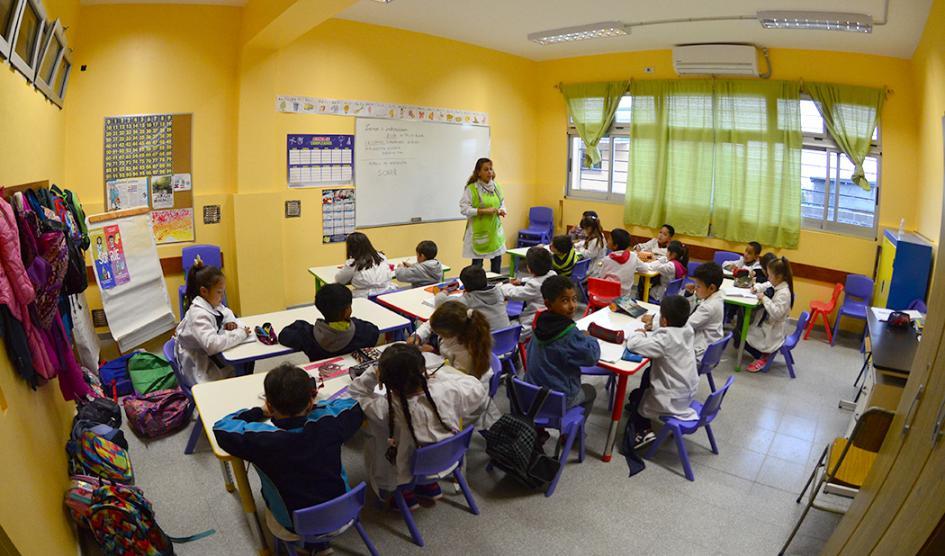 El gobierno entregará en julio un bono a 100.000 alumnos de escuelas públicas