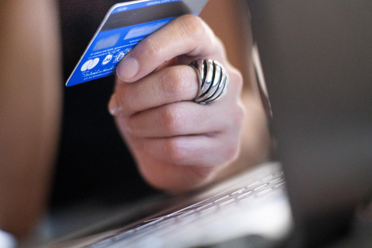 Las estafas en Uruguay aumentaron más de un 2000 % en la última década, según informe de Interior