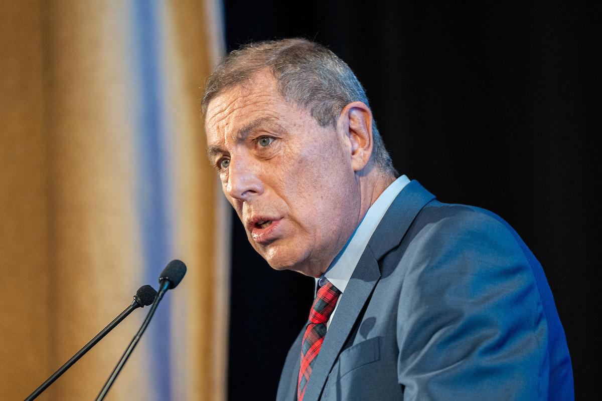 Gabriel Oddone durante el almuerzo ADM en el Hotel Radisson en Montevideo. Foto: Mauricio Zina / adhocFOTOS