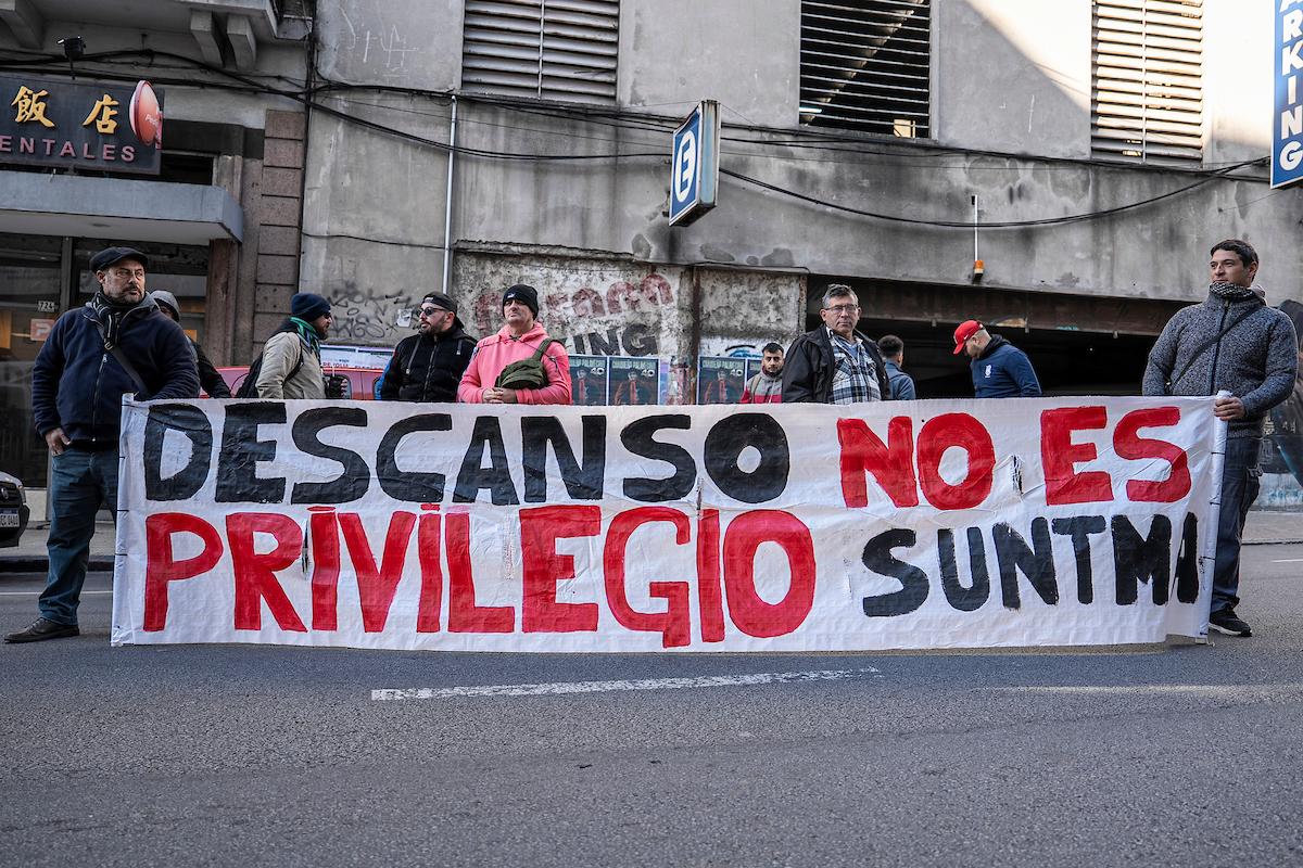 El conflicto pesquero lleva 45 días: marinos reclaman mejores condiciones laborales y la industria sigue detenida