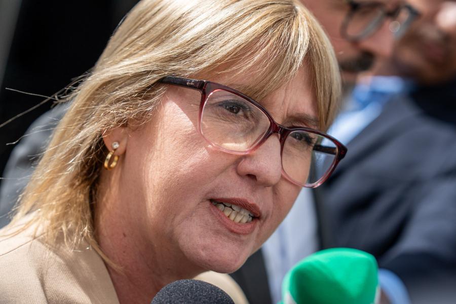 Cristina Lustemberg durante el lanzamiento de la campaña de vacunación antigripal en el vacunatorio del Hospital Pereira Rossel en Montevideo. Foto: Mauricio Zina / adhocFOTOS