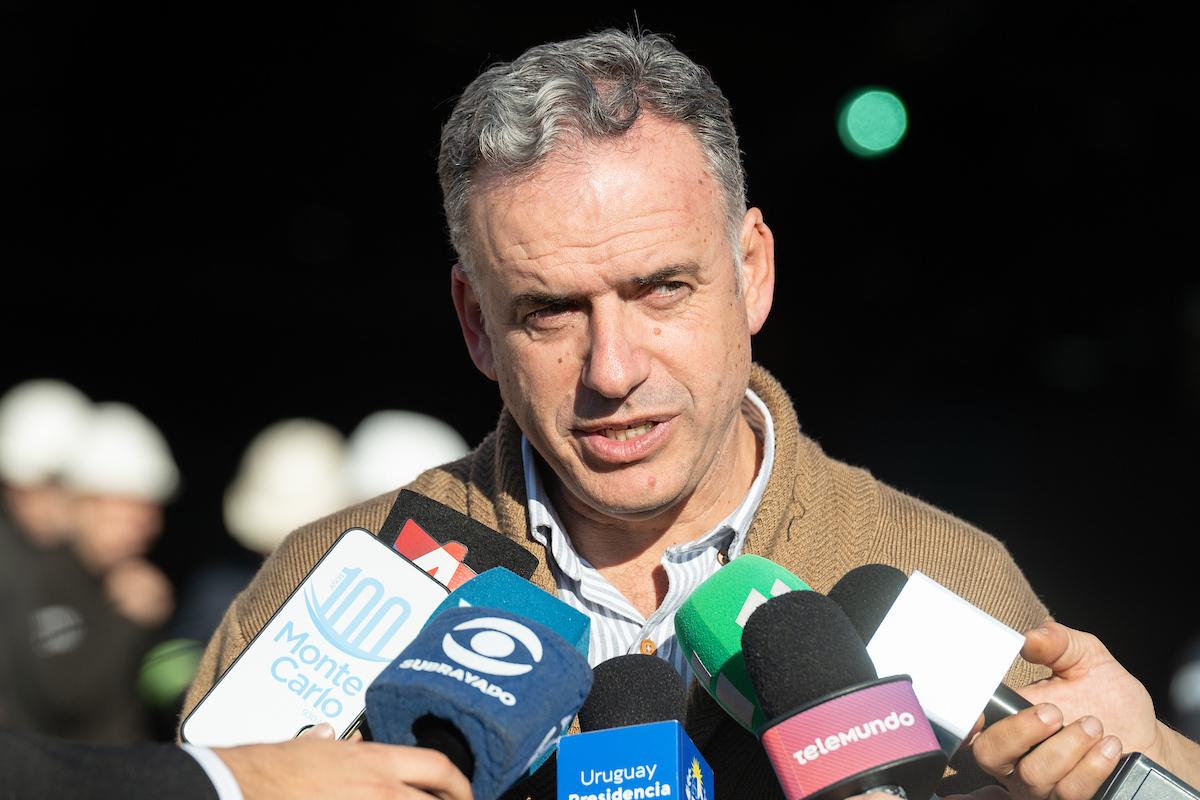 Informe jurídico "es contundente": Orsi respaldó al presidente de ASSE, Álvaro Danza