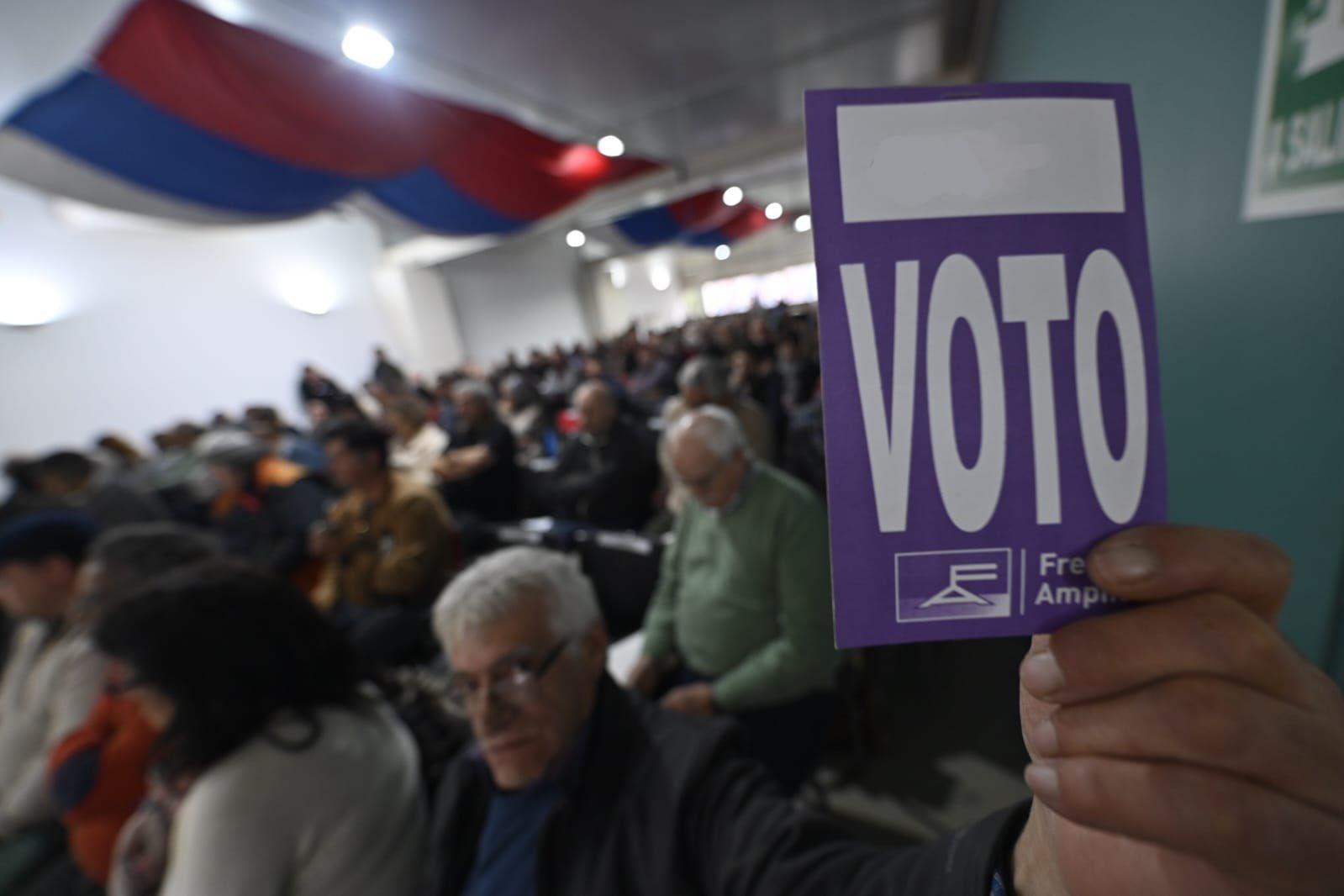 El Frente Amplio reeditará este año "El FA te escucha", según definió el Plenario