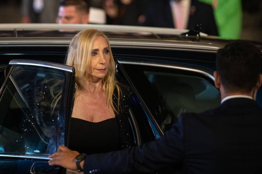 Karina Milei en la gala cultural de recibimiento al presidente electo Javier Milei, en el Teatro Colón de Buenos Aires. Foto: Santiago Mazzarovich / adhocFOTOS